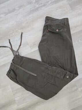 VTG 2003 Levi's Sykes 7-Pocket Cargo Pants Womens M Olive Green Wide Leg Y2K EUC